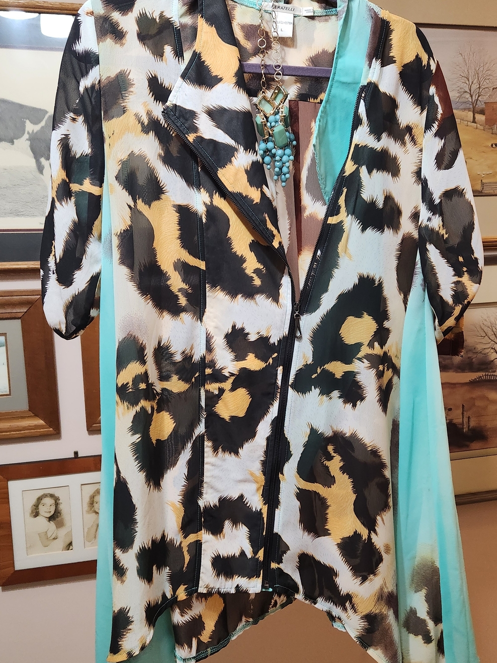 Ladies Animal Print Zip-Front Women’s Top Aqua Accents And Matching Necklace